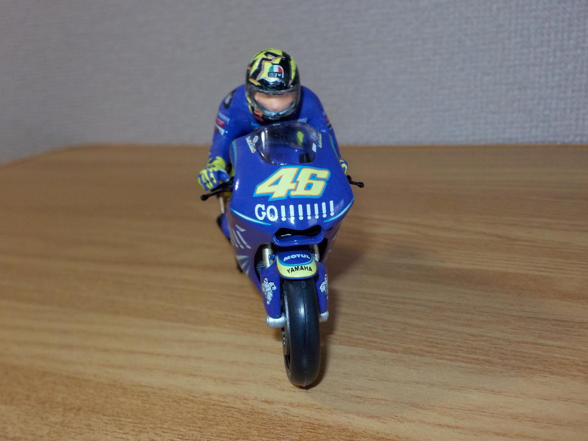 Heller(エレール) 1/24 YAMAHA YZR M1 2004: 休憩中・第２章